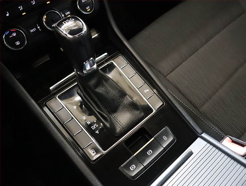 Škoda Superb (2016) Style 2.0 TDI, Automat, Navi - fotka 18 z 22