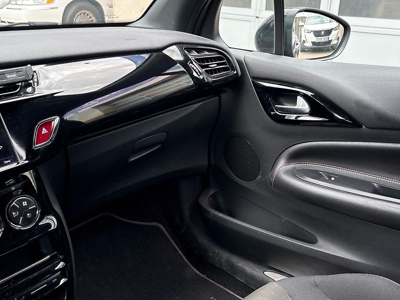 Citroën DS3 (2018) Performance Line Sport EAT6 - fotka 39 z 47