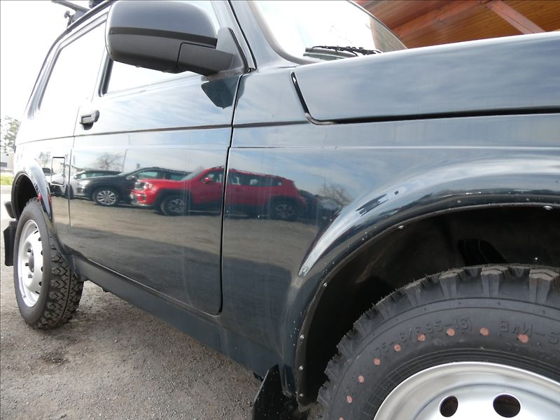 Lada Niva 1,7 i 4x4 61kW LPG, DPH, ČR - fotka 14 z 37