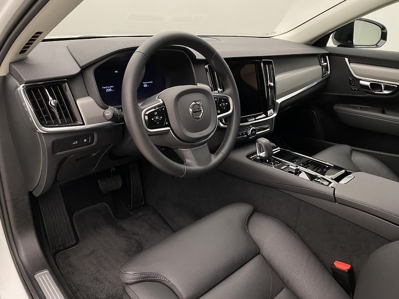 Volvo V90 T6 AWD RECHARGE DARK PLUS - fotka 4 z 60