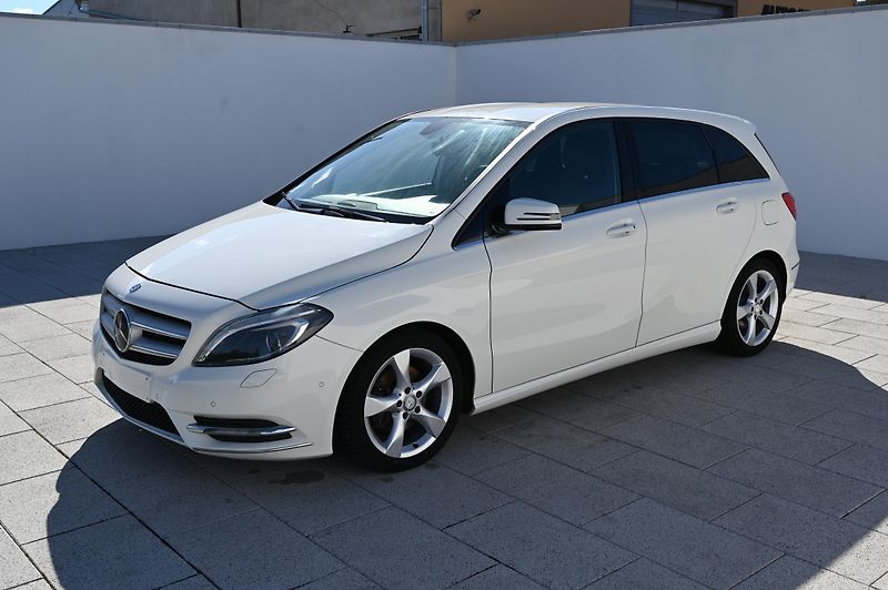 Mercedes-Benz Třídy B B 180 1.6 90KW Edition 1/2013 - fotka 9 z 38