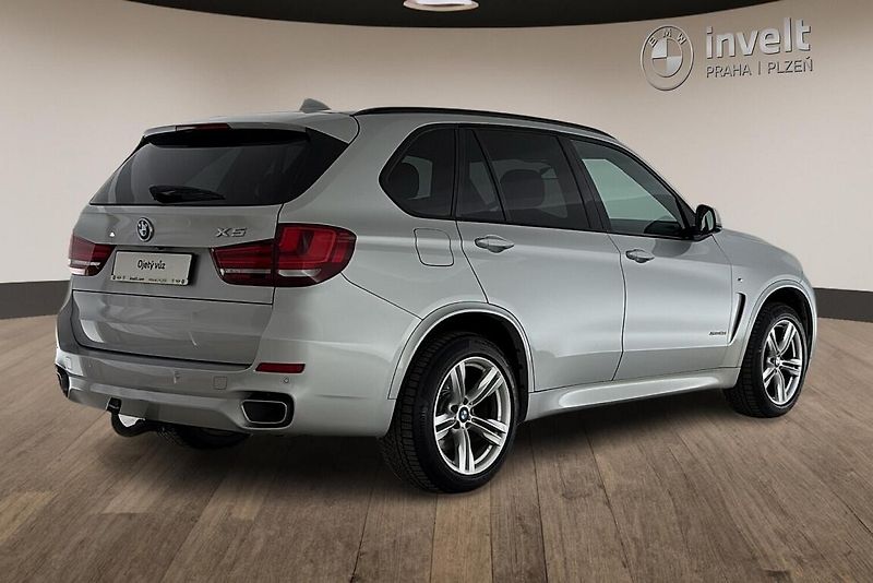BMW X5 xDrive40d - fotka 3 z 25