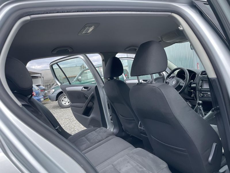 Volkswagen Golf 1.6TDi 105PS  6 HIGHLINE TOP!! - fotka 133 z 176