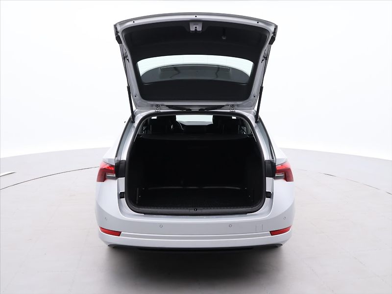 Škoda Octavia 2.0 TDI Ambition CZ 1.Maj. DPH - fotka 9 z 37