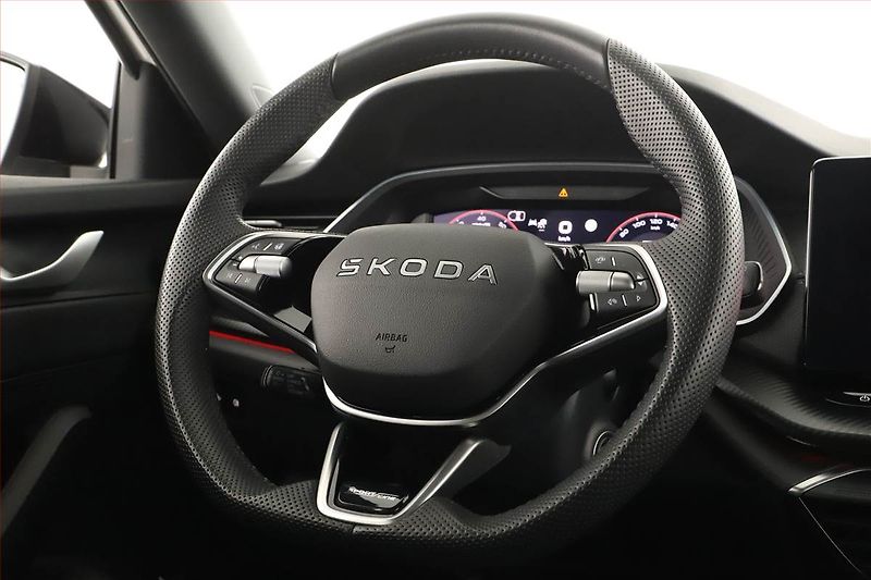 Škoda Octavia (2025) 1.5 eTSI mHEV, Sportline - fotka 8 z 21