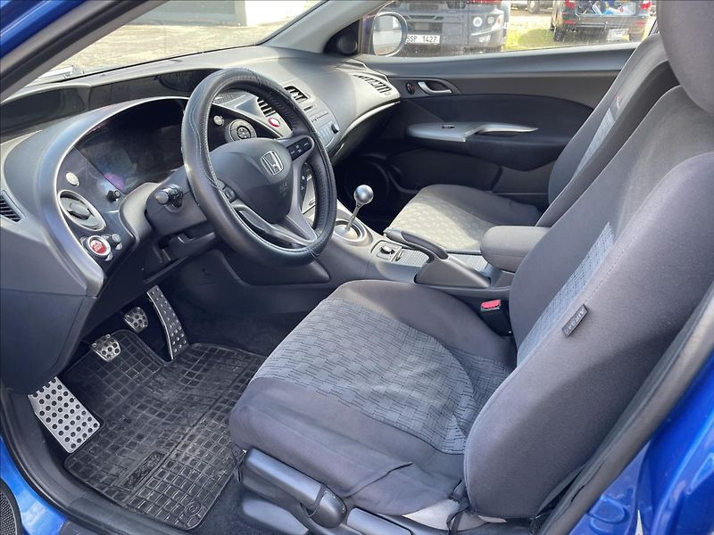 Honda Civic 2,2 CTDi*103kW*+ Al kola 17 l - fotka 21 z 35