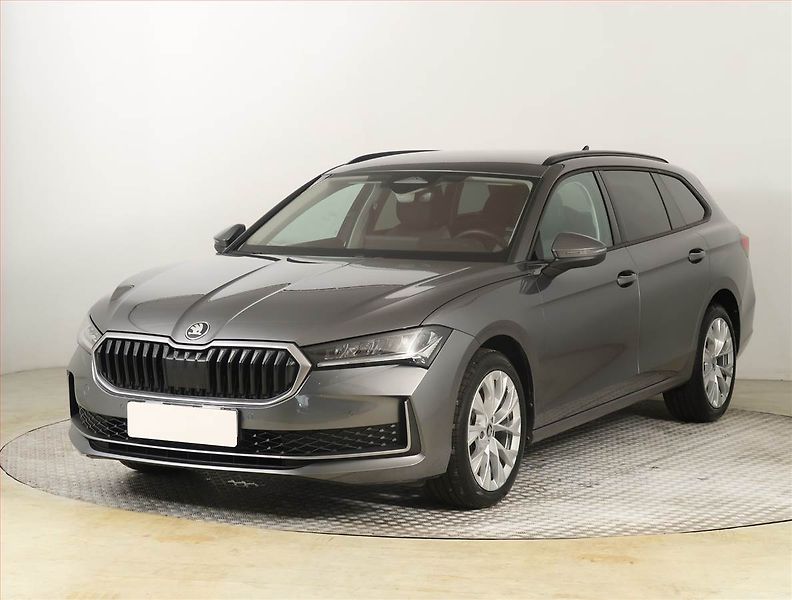 Škoda Superb (2025) 2.0 TDI, SELECTION, DPH - fotka 2 z 27