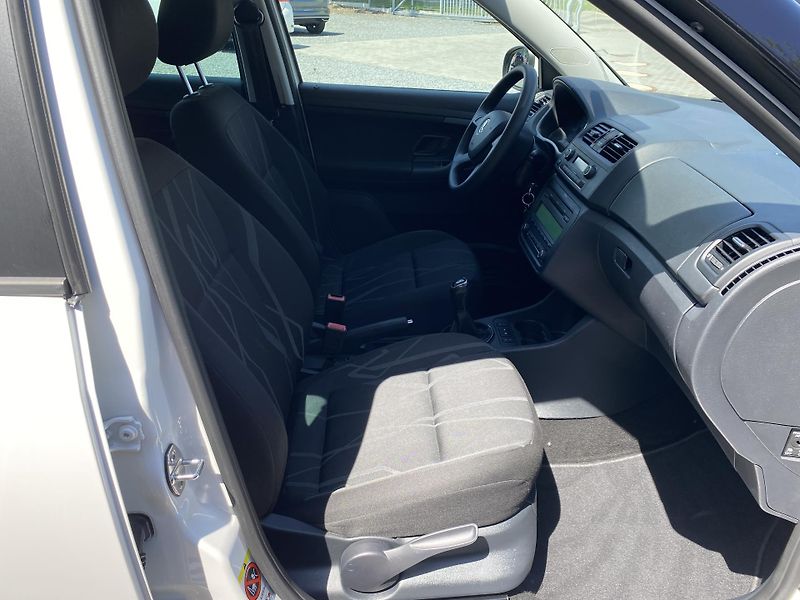 Škoda Fabia 1.2 TSI 63kW-CLIMATRONIC-TAŽNÉ - fotka 40 z 44