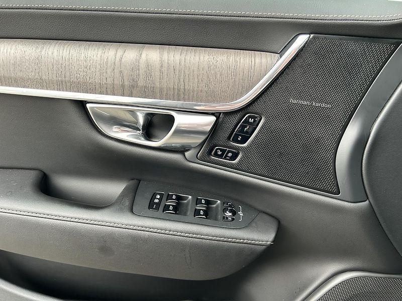 Volvo S90 2.0 B5 4x4 PLUS - fotka 31 z 31