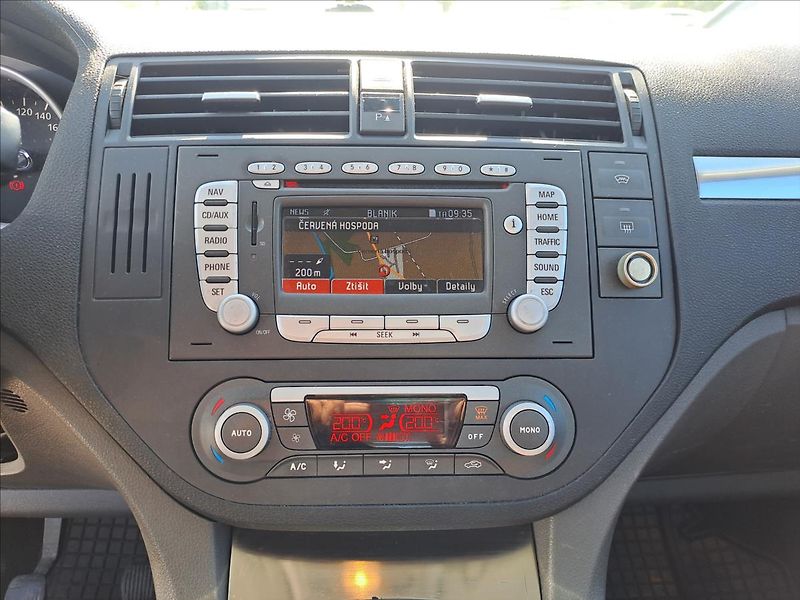 Ford C-MAX 1,6 TDCI TITANIUM - fotka 13 z 15