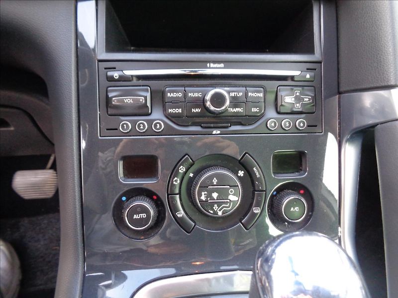 Peugeot 3008 1,6 HDI  Automat - fotka 22 z 25
