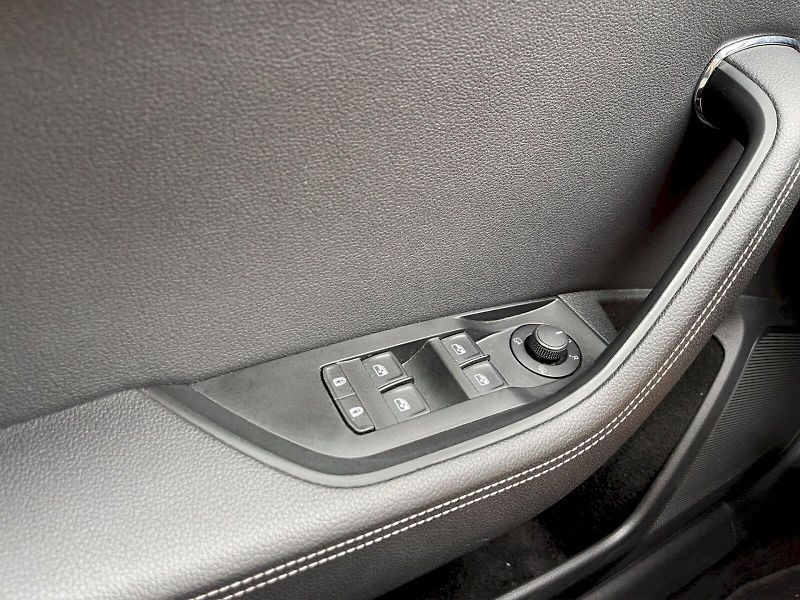 Škoda Superb (2022) 2.0 TDI 110kW DSG Style Plus c - fotka 22 z 34