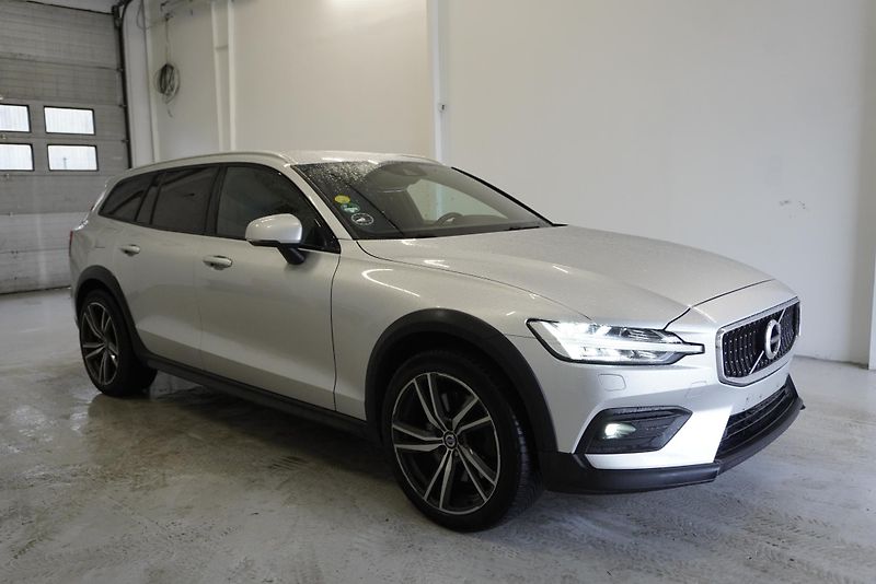 Volvo V60  CROSS COUNTRY D4 POLESTAR 4X4 - fotka 3 z 30