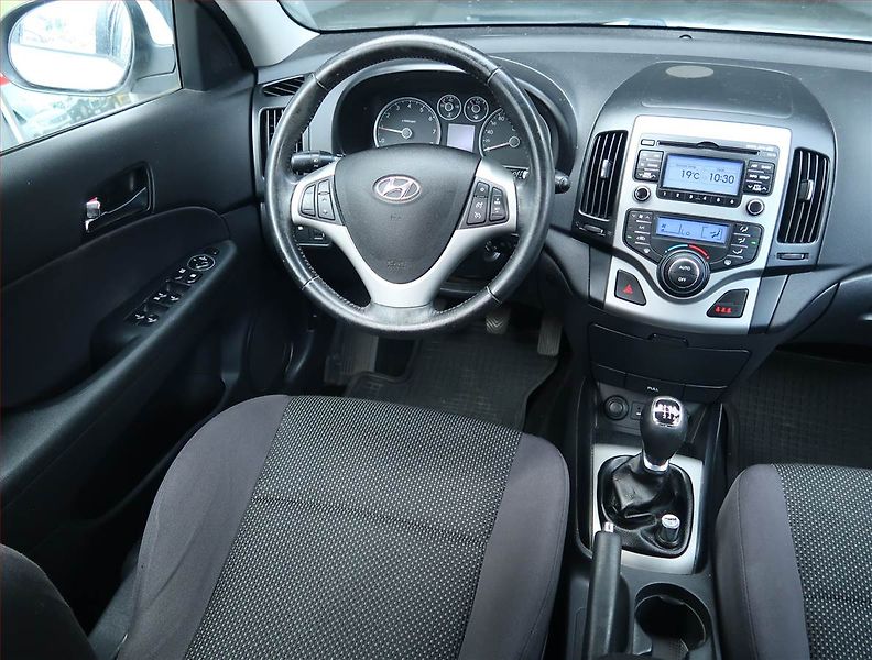 Hyundai i30 (2012) 1.6 CVVT, Tempomat - fotka 7 z 15