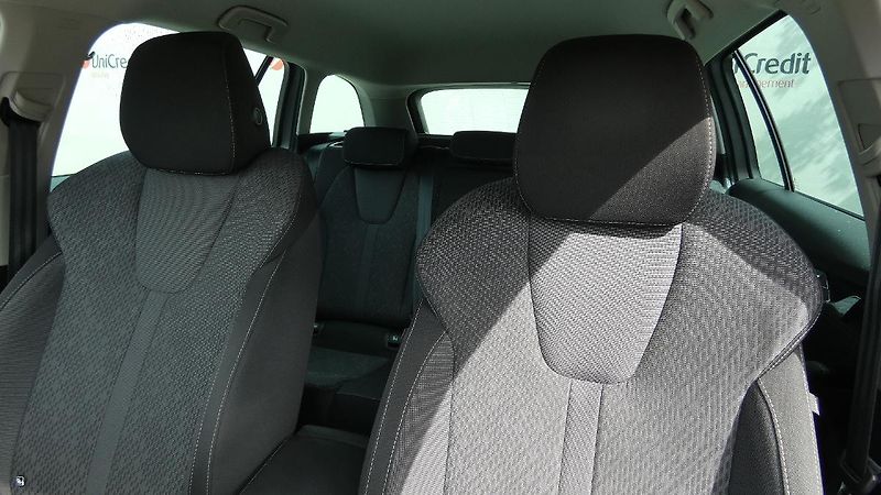 Škoda Octavia Combi 2,0 TDI Style 4x4 DSG 11 - fotka 7 z 25