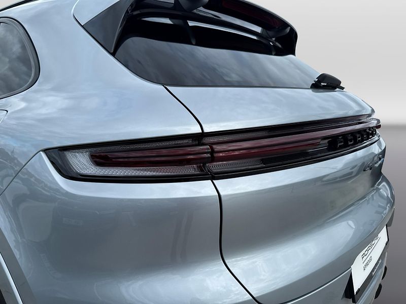 Porsche Cayenne S E-Hybrid Black Edition - fotka 24 z 30