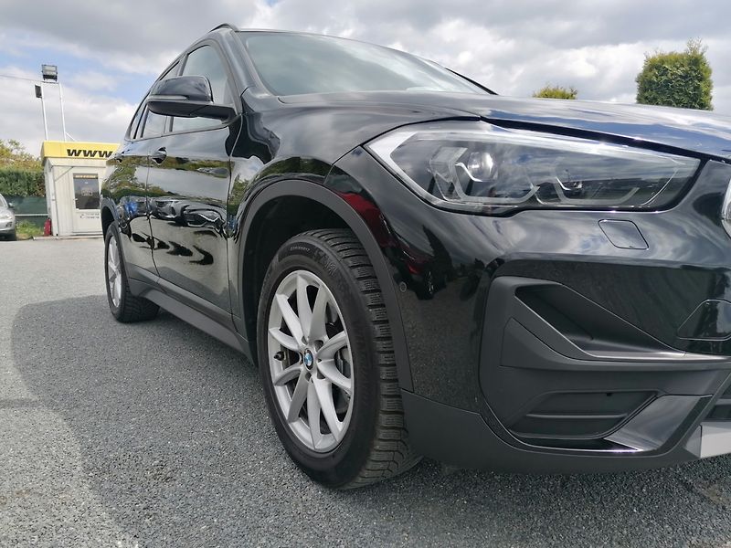 BMW X1 (2020) 18D 110kw X-Drive ČR LED - fotka 24 z 25
