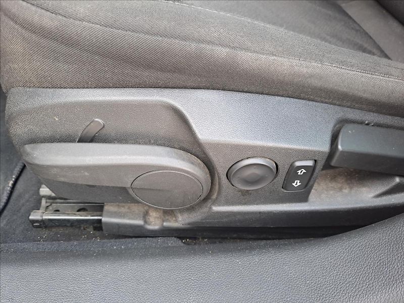 Opel Insignia 2,0 DCTI - fotka 11 z 14