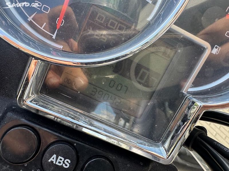 Moto Guzzi (2010) Breva 1100ABS 63kw 39t.km 3 ku - fotka 12 z 12