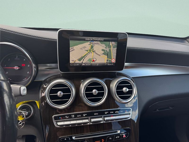 Mercedes-Benz GLC 220d 4MATIC - fotka 17 z 21