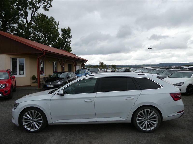 Škoda Superb 2,0 TDI 140kW 4x4 DSG Laurin&K - fotka 6 z 56