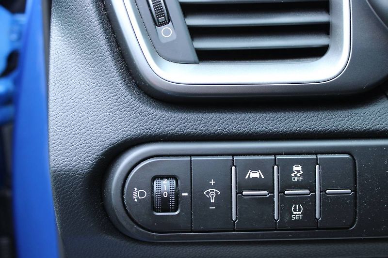 Kia Ceed (2022) 1.5 T-GDI TOP 117kW LED manuál - fotka 11 z 30