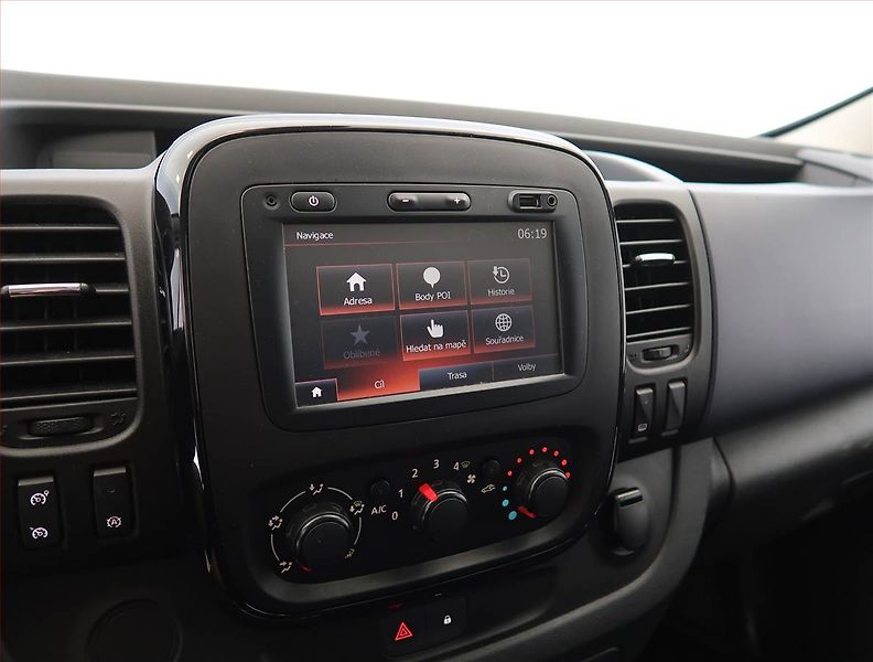 Opel Vivaro (2017) 1.6 BiCDTI, Bus, 9Míst - fotka 15 z 20