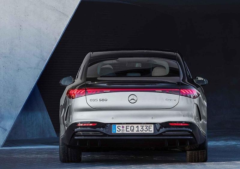 Pražská premiéra Mercedesu EQS