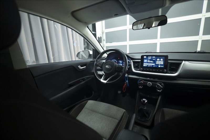 Kia Stonic 1,2 CVVT 1. MAJITEL ČR DPH - fotka 10 z 32