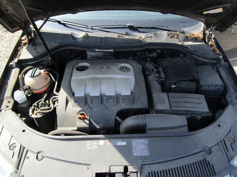 Volkswagen Passat 2,0TDi-125KW - fotka 15 z 15