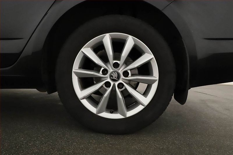 Škoda Octavia (2013) 1.6 TDI, Automat, Tempomat - fotka 16 z 16