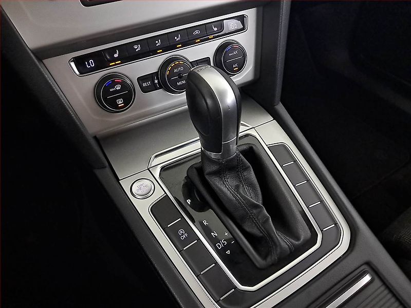 Volkswagen Passat (2015) Comfortline 2.0 TDI, Automat - fotka 13 z 18