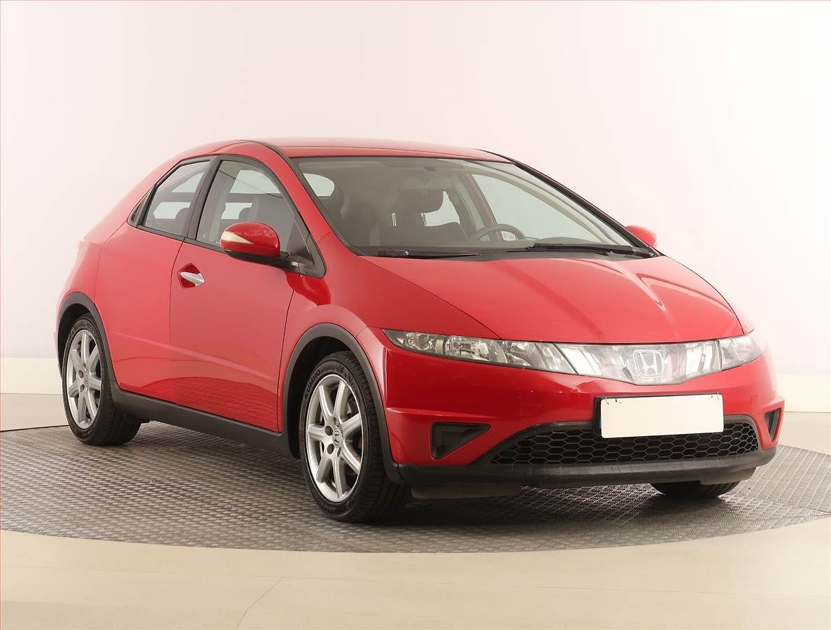 Honda Civic 1.4 i-DSI, po STK, rezervace