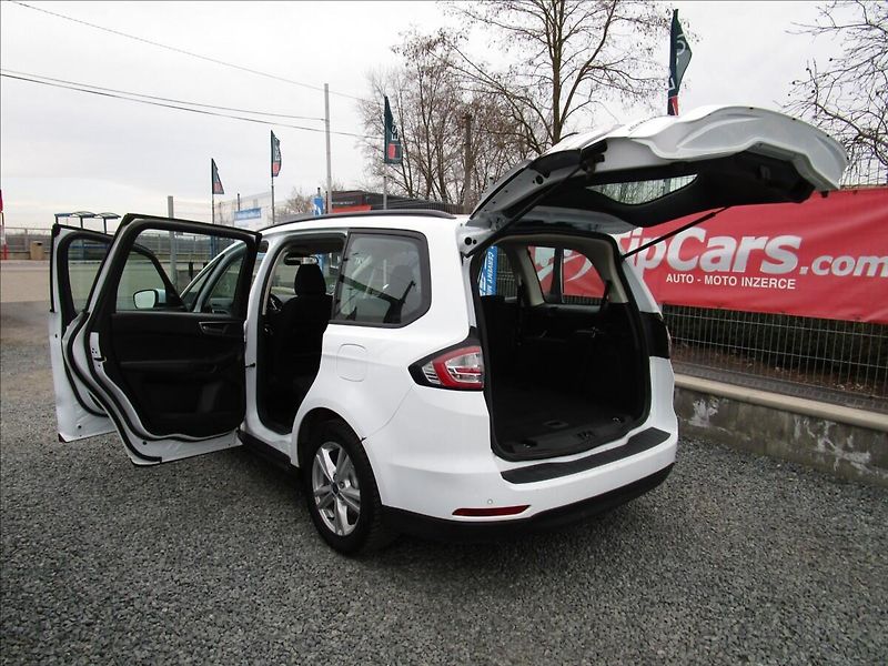 Ford Galaxy 1.5 EcoBoost, aut. Klima, 7 mí - fotka 37 z 46