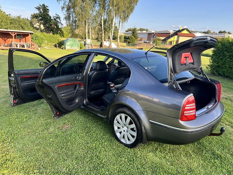 Škoda Superb 1.9TDI 96KW,KůŽE,XENONY,TZ - fotka 27 z 42