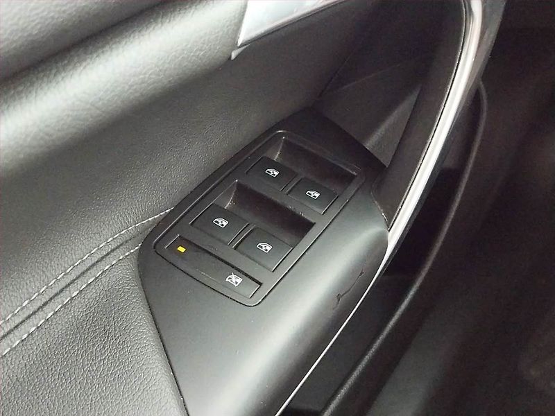 Opel Insignia (2015) 2.0 CDTI, Xenony, Tempomat - fotka 17 z 20
