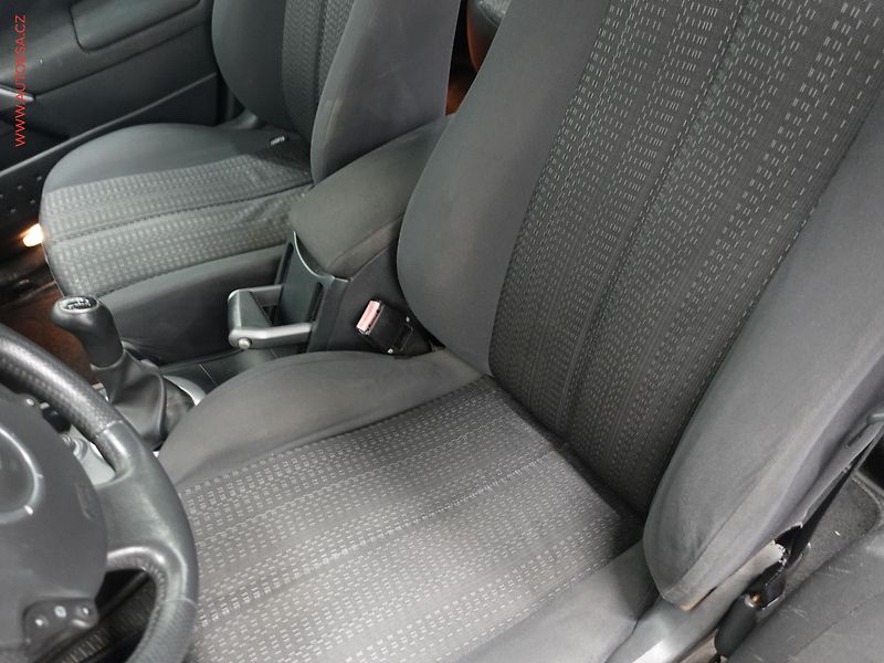 Renault Mégane (2006) 1.6i, ČR, AC, temp, STK2/28 - fotka 9 z 22