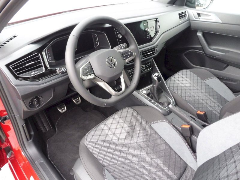 Volkswagen Taigo (2025) R-Line People 1,0 TSI 85kW - fotka 6 z 26