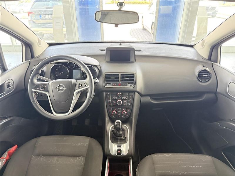 Opel Meriva 1,4   74kW,2.MAJITEL - fotka 9 z 28