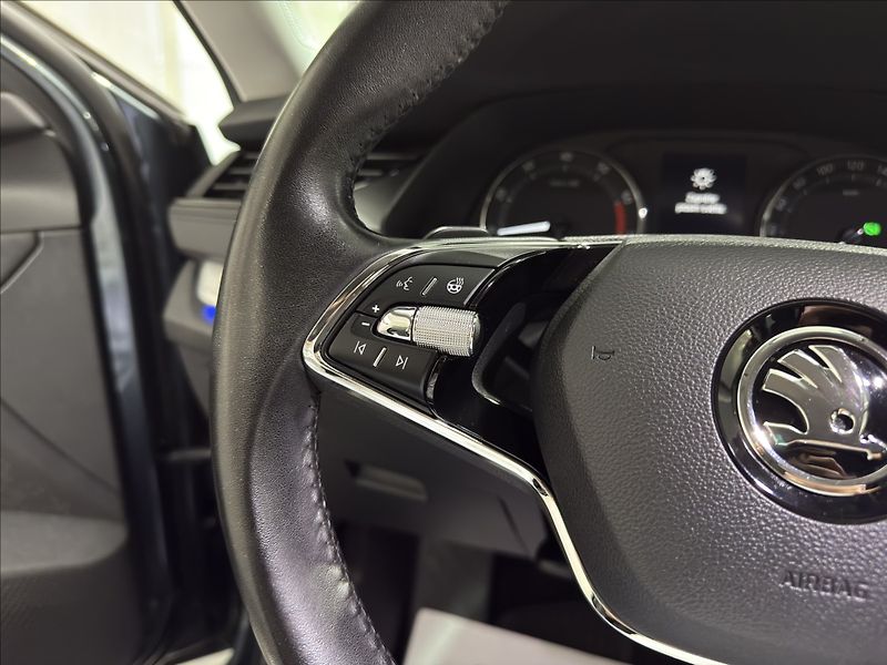 Škoda Octavia 1,5   TSI DSG 110KW CLEVER TOP - fotka 13 z 41