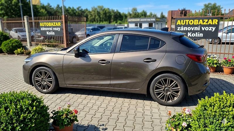 Mazda 3 benzin 121 kw sport line - fotka 1 z 49