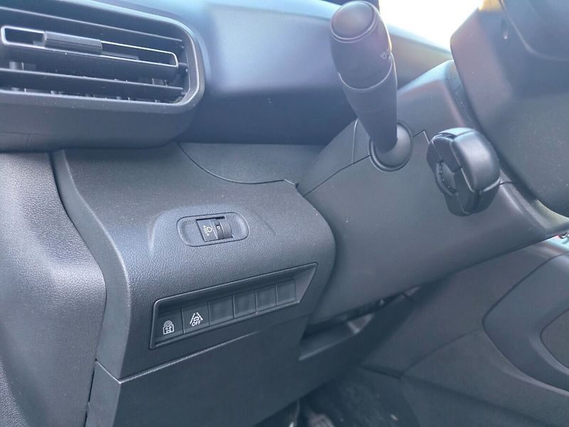 Peugeot Rifter 1.5d 130k TAŽNÉ 1.MAJ - fotka 7 z 16