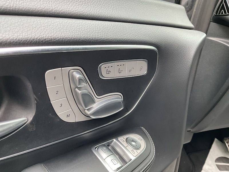 Mercedes-Benz Třídy V V-Třída 300 d 4MATIC EXCLUSIVE - fotka 10 z 12