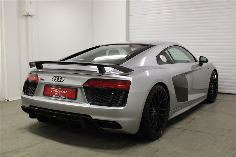 Audi R8 5,2 FSI V10 plus QUATTRO Ceram - fotka 4 z 41