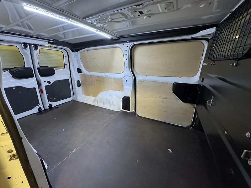 Opel Vivaro COMFORT L3H1 2.8T 1 MAJITEL  - fotka 18 z 36