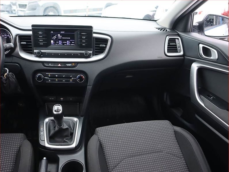 Kia Ceed (2020) 1.6 CRDi, Serv.kniha, Tempomat - fotka 8 z 17