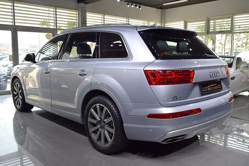 Audi Q7 (2016) Velké prémiové SUV - fotka 5 z 17