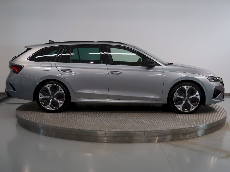 Škoda Octavia (2026) RS 2.0TSI 195KW DSG TAŽNÉ CANT - fotka 8 z 43