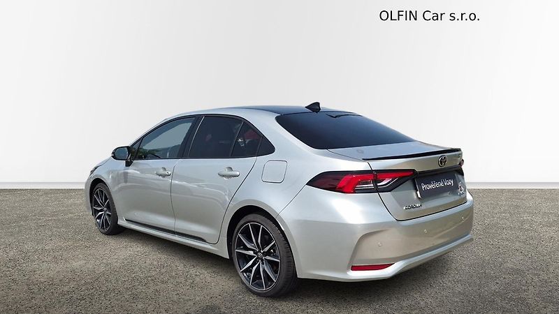 Toyota Corolla SD 1,8 HEV GR Sport - fotka 7 z 25
