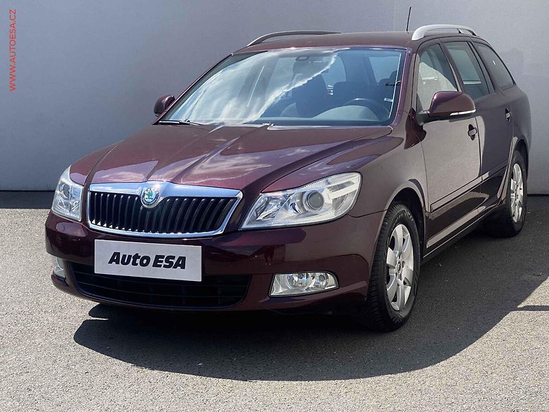Škoda Octavia (2011) 1.2 TSi, Ambition, DSG, TZ - fotka 3 z 17